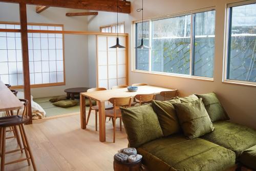 Kogawa House - 小川