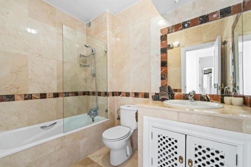 Et badeværelse på Nice apartment in a wonderful area