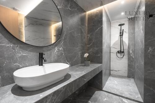 AdoorAble, The Luxury Suites