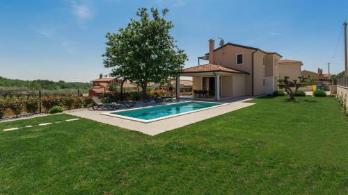 Beautiful villa Stefany with pool in Porec