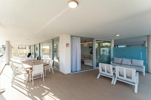THE WAVE vistas al mar y parking privado by Sunny Residences
