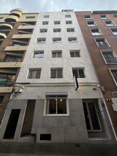 Tòa nhà nơi khách sạn tọa lạc