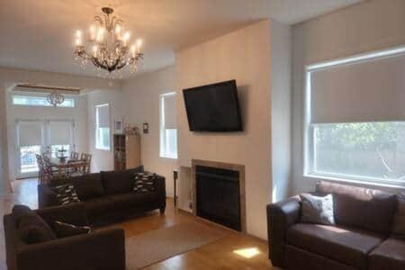 Posezení v ubytování Woodward Grand - Bright New Construction