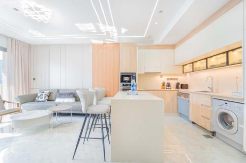 JW Marriott Full Marina View, Luxury Suites by Gardenia with Direct Access to Marina Mall photo 2