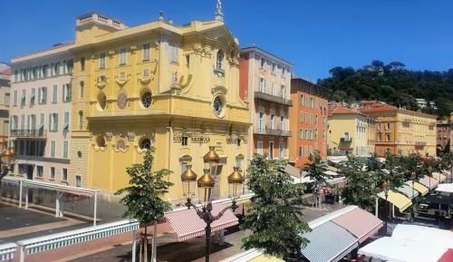 Sunny Old Town Studio