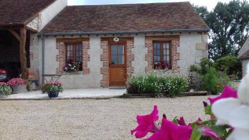 Photo de la galerie de l'établissement Chambre "l'Eglantier", Champliveau, à Bonnée