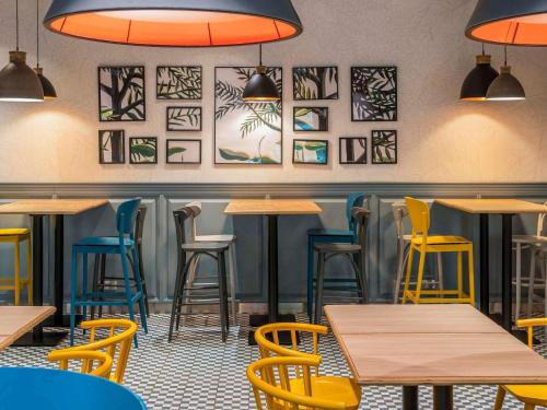 En restaurant eller et andet spisested på Mercure Wrocław Centrum