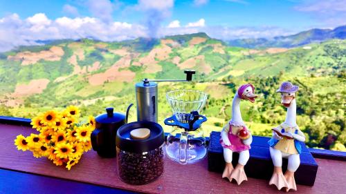 En generel udsigt til bjerge eller udsigt til bjerge taget fra luksusteltet