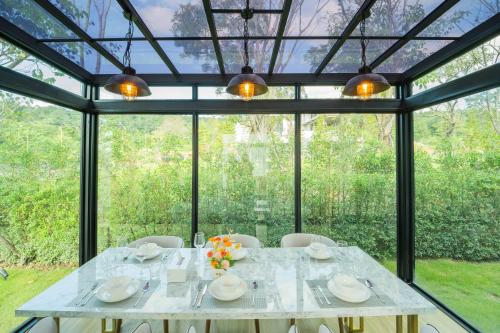 En have udenfor HighView PoolVilla at Khaoyai