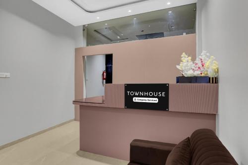 Lobbyen eller receptionen på Super Townhouse Ganesh Tekdi Temple Nagpur