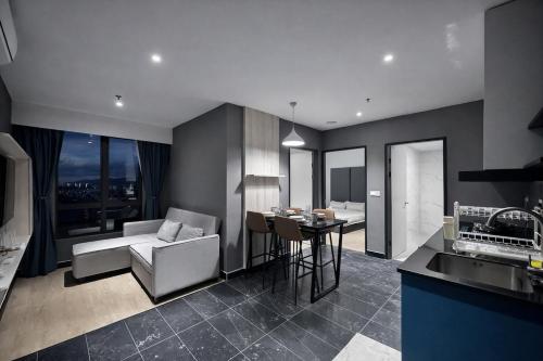 Vertro 11 Two-Bedrooms Free 1 Parking