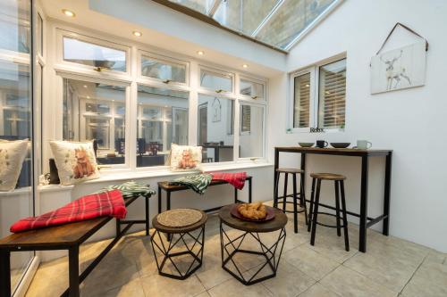 Et opholdsområde på Modern 4-bed home Royal Wharf near Excel Canary Wharf London city airport The O2 -Free parking