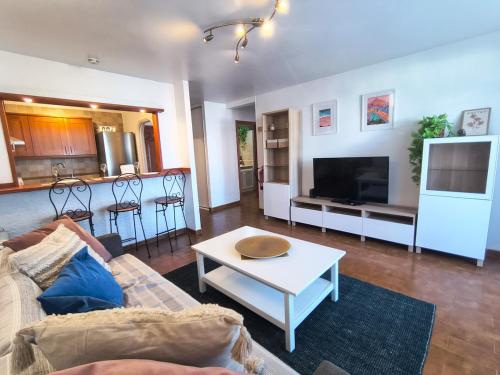 You & Peaceful garden - 1 bed with swimming pool