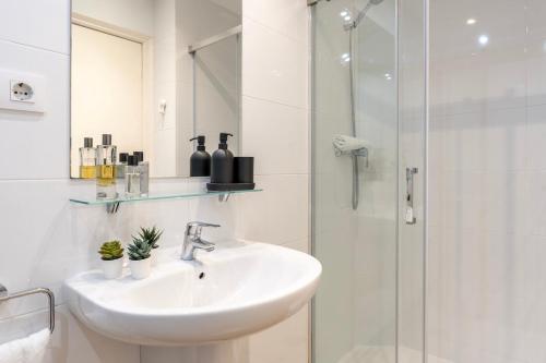 Charming 3-Bedroom Flat in the Heart of Les Corts