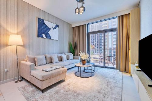 Premium 2BR Residence in Downtown Dubai