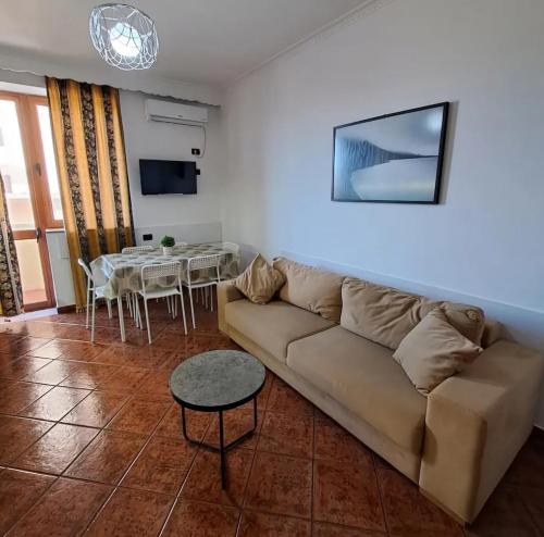 Seafront 2 Bedrooms Apartment Beach & Promenade Location