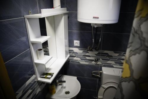 Phòng tắm tại Bajka Koktel