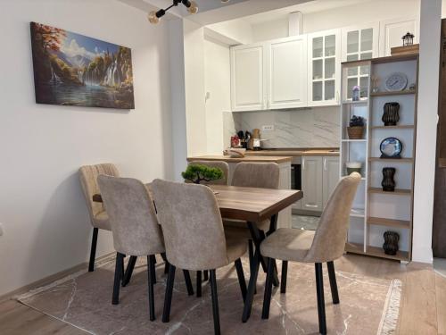 O bucătărie sau chicinetă la RIO Apartment