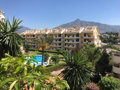 Puerto Banus Marbella stor lyxig duplex med garageplats