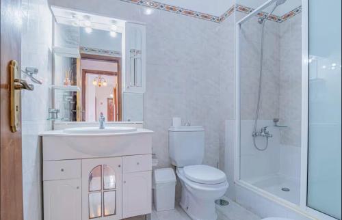 Et badeværelse på Calheta 3 Apartment