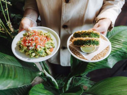 Jídlo v hotelu nebo okolí