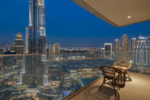 Luxury 4BR Apartment Burj Khalifa & Mall Views