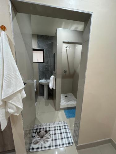 Et badeværelse på Ollet Heights - Ocean View