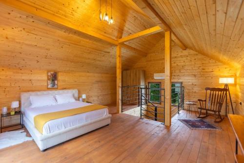 En eller flere senge i et værelse på Etno selo Čubura