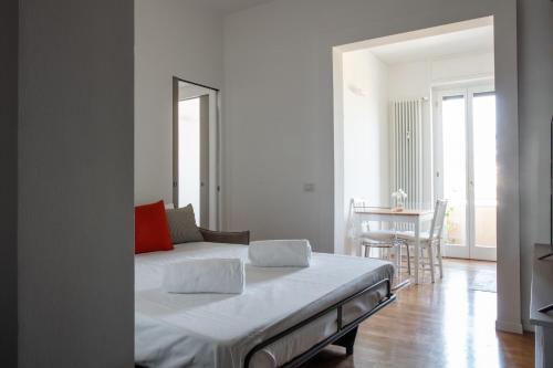 Garibaldi Apt-Milan Moscova District-Cozy&Central photo 26