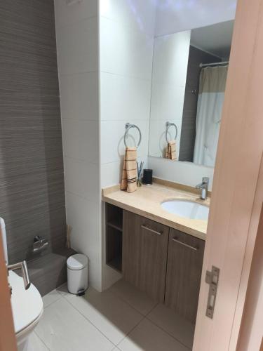 Et badeværelse på Departamento Reñaca Bajo