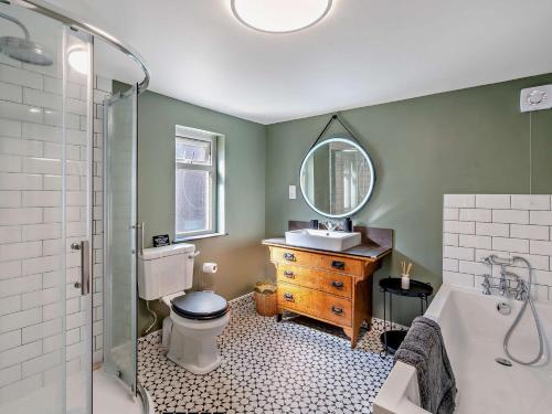 Koupelna v ubytování 3 Bed in Kirriemuir 96115