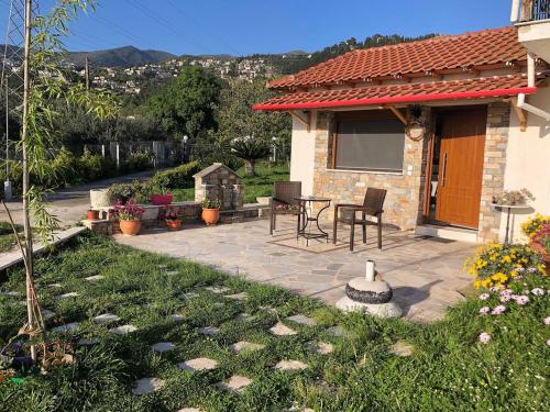 Παραδοσιακό σπίτι με τζάκι