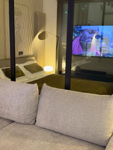 Et tv og/eller underholdning på Concept JJ Luxury Apartments