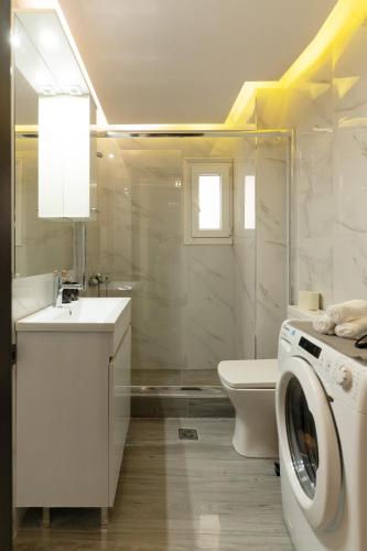 Modern Apartment In The Heart Of Thessaloniki