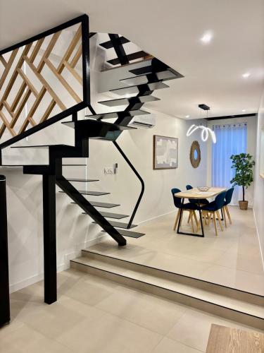 Grand appartement haut de gamme avec baignoire