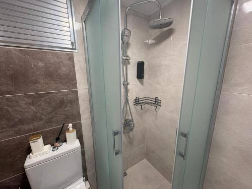 A bathroom at Deka Evleri