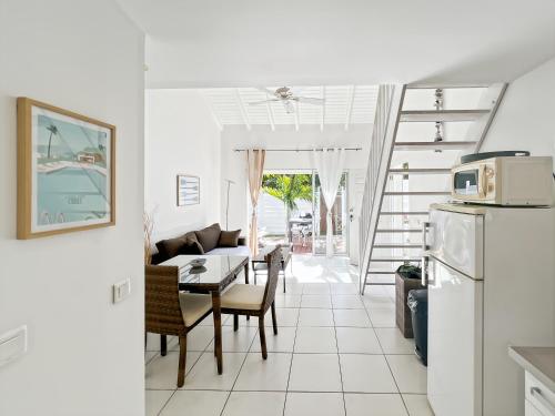 Köök või kööginurk majutusasutuses Mango Vert Duplex - Orient Bay