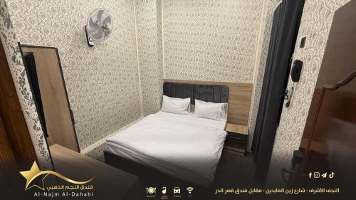 Giường trong phòng chung tại Hotel golden star