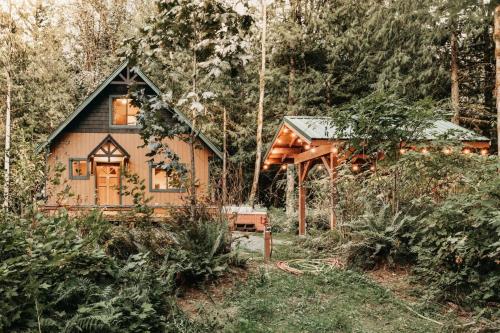 una casa in mezzo a una foresta di Silver Lake #67 a Maple Falls