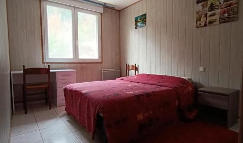Postel nebo postele na pokoji v ubytování Chambre privée dans maison au pied de la montagne noire, 5km de Mazamet