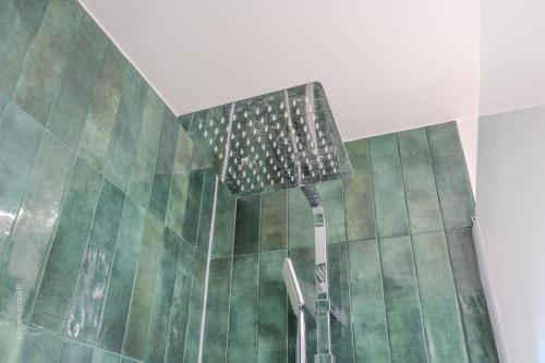 Et badeværelse på Central and peaceful apartment 10 min Disney - 4P