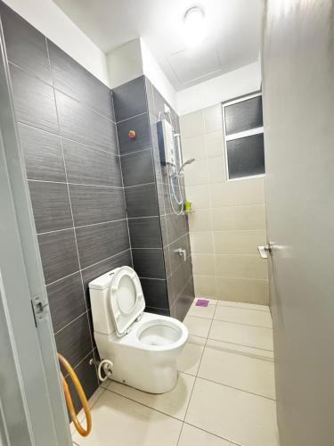 Et badeværelse på Comfort Suites Austin Johor bahru