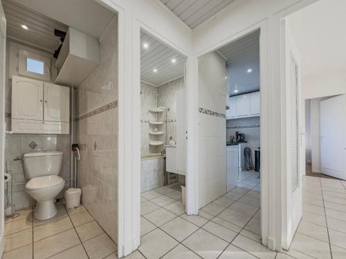 Et badeværelse på Le 19 Lavigne - Parking