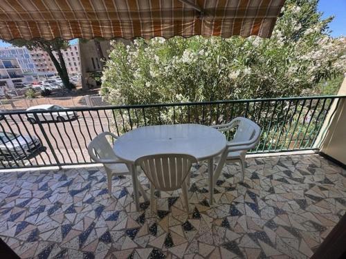 Appartement spacieux 3 pièces, terrasse et parking privé, 7 couchages - FR-1-731-148