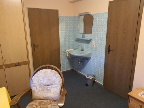 Et badeværelse på Pension-Gästehaus Waldhof