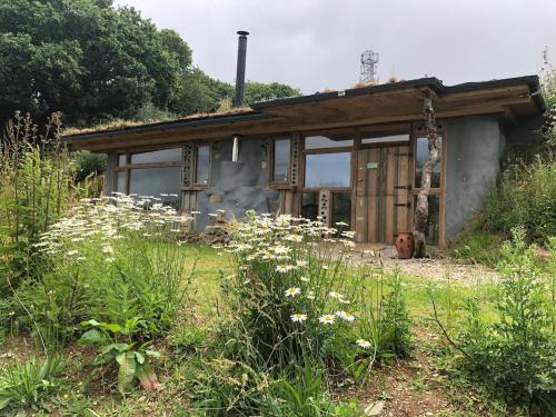 Zahrada ubytování Rabbits ,1 bedroom, Dartmoor Hillside, Eco Hobbit style, Home