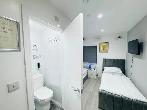 Letza House - Private En-Suite Rooms near Cardiff City Centre photo 13