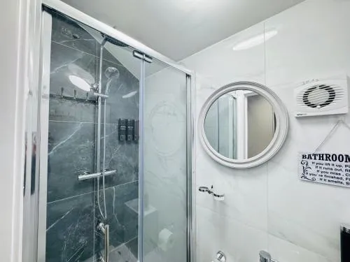 Letza House - Private En-Suite Rooms near Cardiff City Centre photo 12