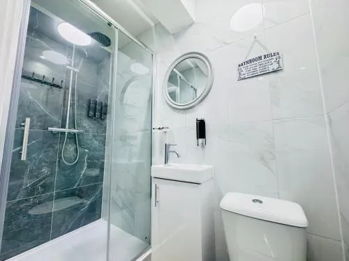 Letza House - Private En-Suite Rooms near Cardiff City Centre photo 126