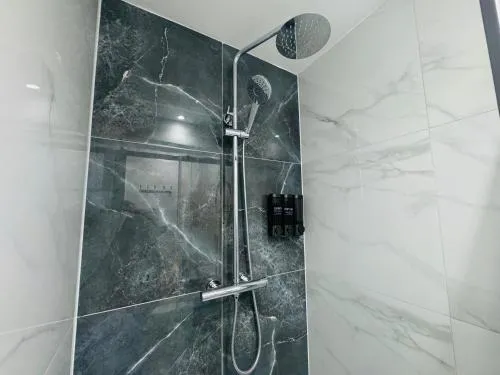 Letza House - Private En-Suite Rooms near Cardiff City Centre photo 129